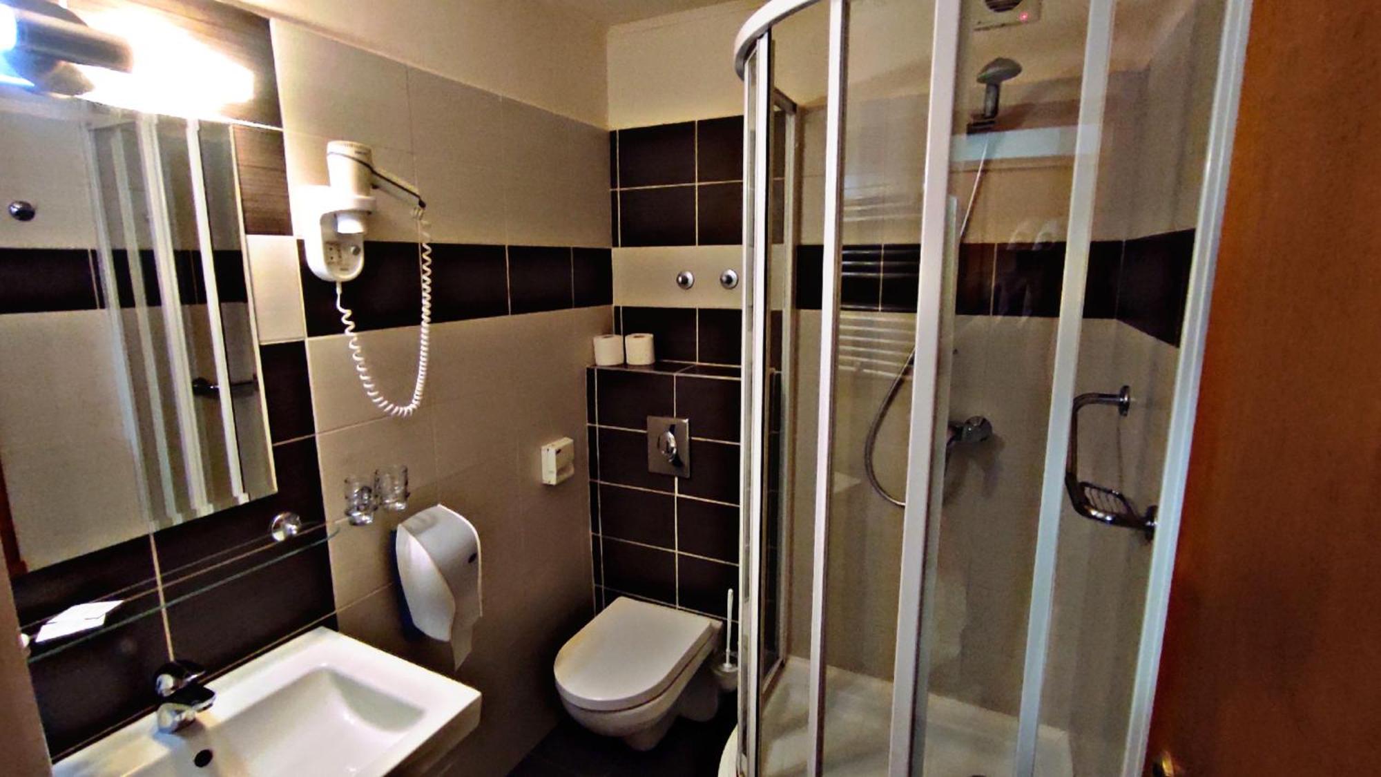 Atrium Hotel هاركاني المظهر الخارجي الصورة